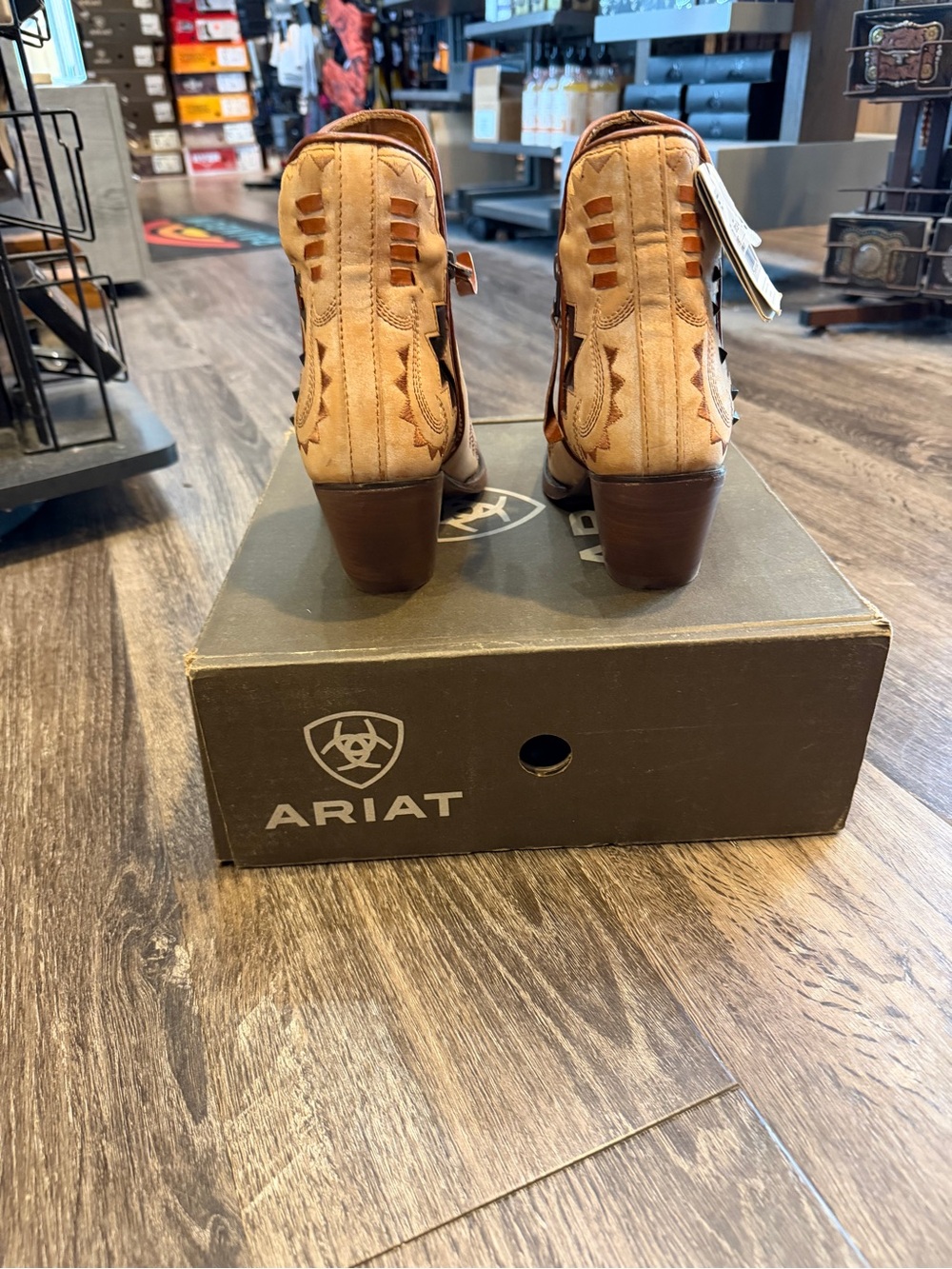 New ladies Ariat Two-Tone Tan and Dark Brown Western Ankle Booties - Picture 3 of 3